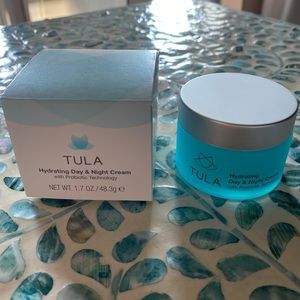Moisture Hydrating Day & Night Cream